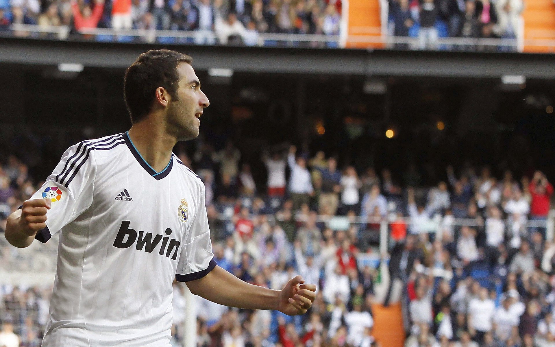 C罗被拍与神秘投资人密谈，商业版图再扩张