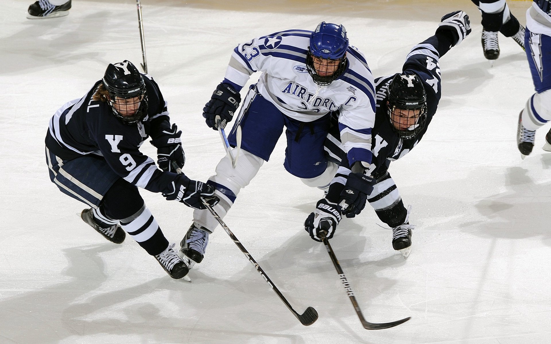 上港补强名单曝光：后腰与边锋为优先目标